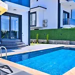 Ovacik 3 Bedroom With Private Pool Hot Tub فتحية