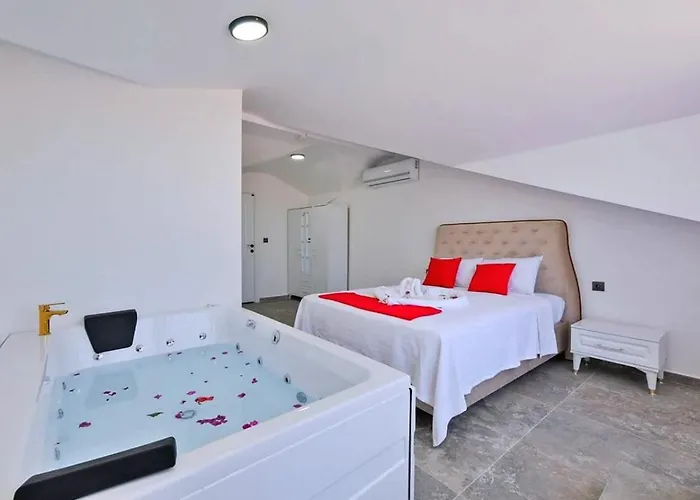 Ovacik 3 Bedroom With Private Pool Hot Tub Fethiye