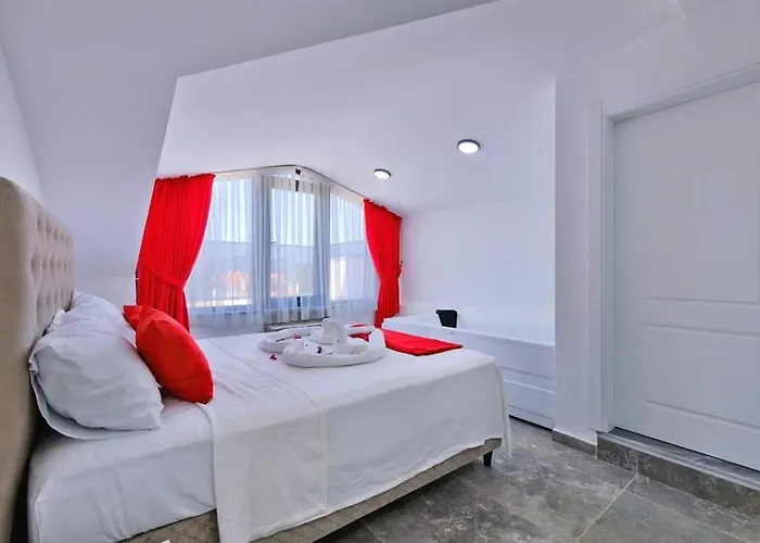 Ovacik 3 Bedroom With Private Pool Hot Tub Vila *