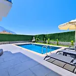 Ovacik 3 Bedroom With Private Pool Hot Tub Вилла